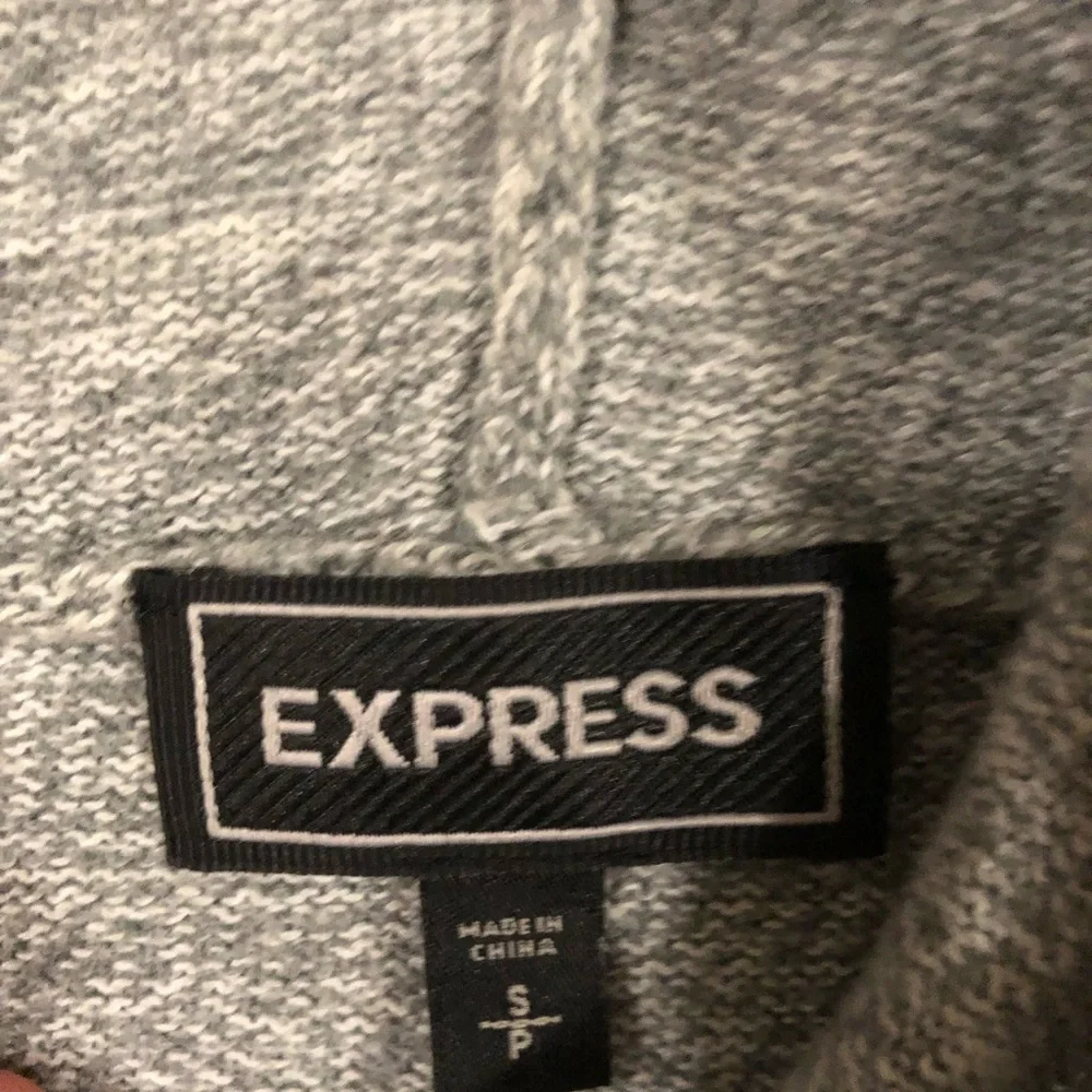 Express Sweaters - Picture 4 of 4